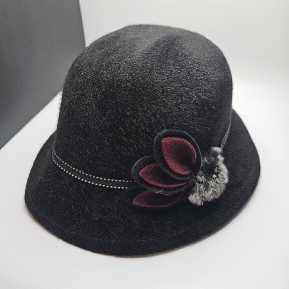 None Accessories - Elegant Black Hat with Burgundy Accents